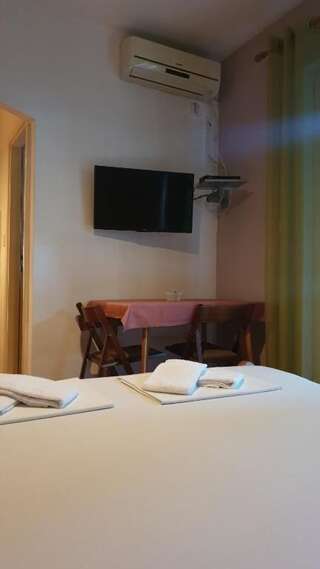 Апартаменты LAV Apartments Херцег-Нови Апартаменты-студио с балконом, вид на море (для 2 взрослых)-22